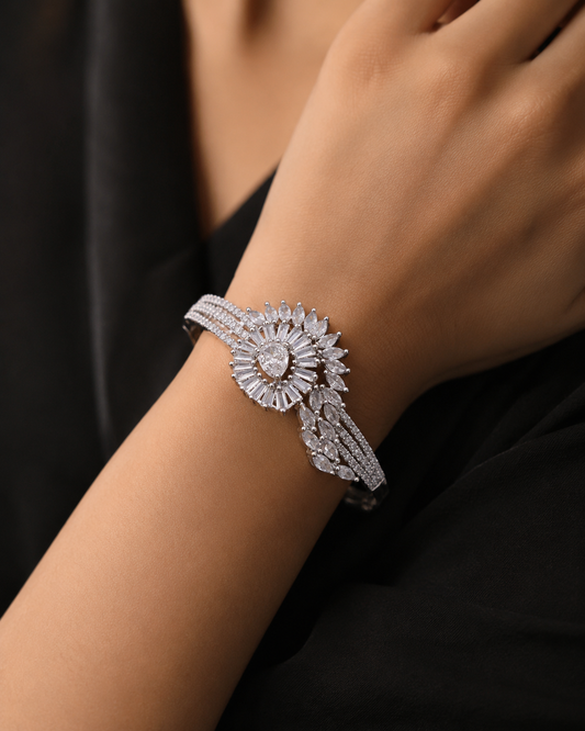 Women's Adjustable Bracelet Gold Plated Fashion Jewelry Stylish Designer Bracelet for Girls Premium Daily Wear Party Wear Wedding Elegant Bracelet Gift for Wife Girlfriend Mother Sister